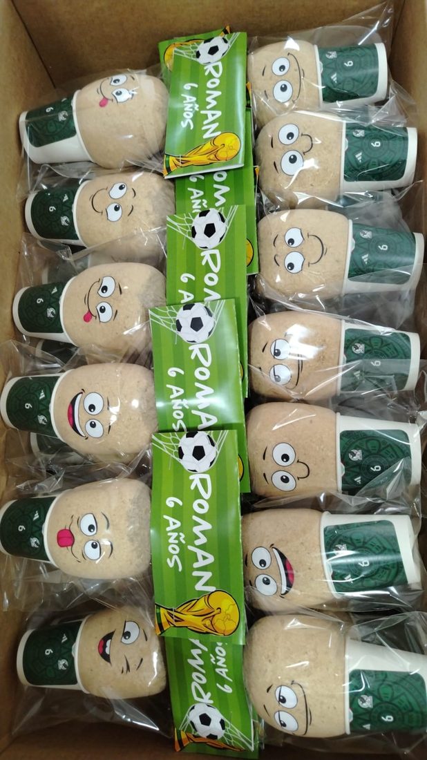 Sr. Cabeza de Pasto personalizado tema fútbol con nombre del festejado